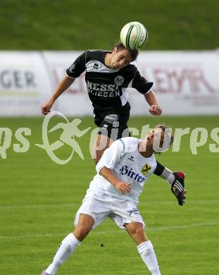 Fusball Kaerntner Liga. St. Veit gegen Spittal. Rabl Hans (St.Veit), Rainer Peter (Spittal). St. Veit, 13.8.2010. 
Foto: Kuess
---
pressefotos, pressefotografie, kuess, qs, qspictures, sport, bild, bilder, bilddatenbank