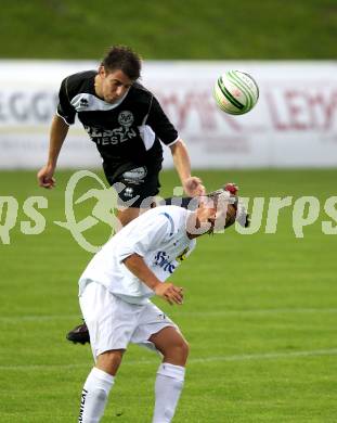 Fusball Kaerntner Liga. St. Veit gegen Spittal. Rabl Hans (St.Veit), Rainer Peter (Spittal). St. Veit, 13.8.2010. 
Foto: Kuess
---
pressefotos, pressefotografie, kuess, qs, qspictures, sport, bild, bilder, bilddatenbank