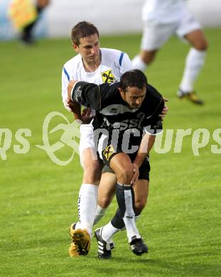 Fusball Kaerntner Liga. St. Veit gegen Spittal. Rebernig Michael  (St.Veit), Pichorner Juergen (Spittal). St. Veit, 13.8.2010. 
Foto: Kuess
---
pressefotos, pressefotografie, kuess, qs, qspictures, sport, bild, bilder, bilddatenbank