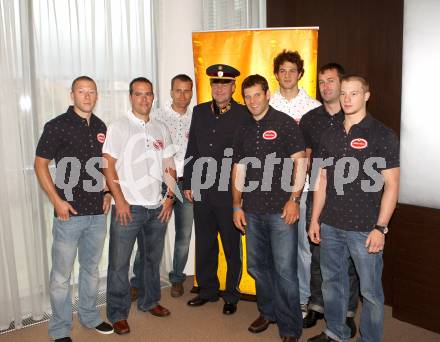 Eishockey. VSV. Pressekonferenz.  Matt Ryan, Andreas Wiedergut, Mario Altmann, Derek Damon, Greg Kuznik, Kevin Mitchell, Tomaz Razingar,. Villach, 13.8.2010.
Foto: Kuess 
---
pressefotos, pressefotografie, kuess, qs, qspictures, sport, bild, bilder, bilddatenbank