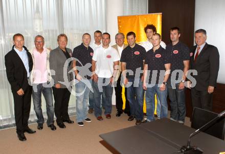 Eishockey. VSV. Pressekonferenz. Johan Strömwall, Josef Zauchner, Gilbert Isep, Helmut Manzenreiter, Matt Ryan, Andreas Wiedergut, Mario Altmann, Derek Damon, Greg Kuznik, Kevin Mitchell, Tomaz Razingar, Mion Giuseppe. Villach, 13.8.2010.
Foto: Kuess 
---
pressefotos, pressefotografie, kuess, qs, qspictures, sport, bild, bilder, bilddatenbank