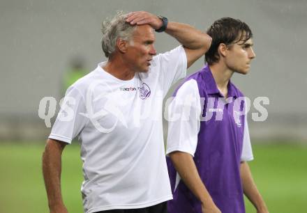 Fussball OEFB Cup. SK Austria Klagenfurt gegen LASK. Trainer Walter Schoppitsch, Jakob Orgonyi (Klagenfurt). Klagenfurt, am 14.8.2010.
Foto: Kuess
---
pressefotos, pressefotografie, kuess, qs, qspictures, sport, bild, bilder, bilddatenbank