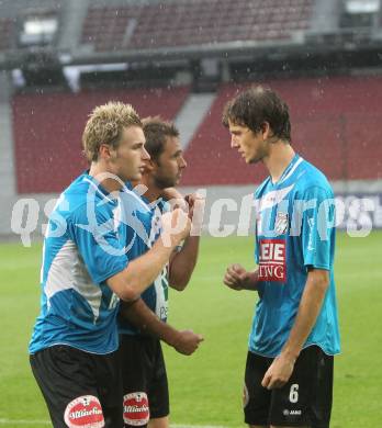 Fussball OEFB Cup. SAK KLagenfurt gegen WAC/St. Andrae. Jubel Michael Sollbauer, Gernot Messner, Christian Falk (WAC/St. Andrae). Klagenfurt, am 14.8.2010.
Foto: Kuess
---
pressefotos, pressefotografie, kuess, qs, qspictures, sport, bild, bilder, bilddatenbank