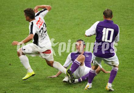 Fussball OEFB Cup. SK Austria Klagenfurt gegen LASK. Christian Prawda, Kai Schoppitsch  (Klagenfurt), Daniel Kogler (LASK). Klagenfurt, am 14.8.2010.
Foto: Kuess
---
pressefotos, pressefotografie, kuess, qs, qspictures, sport, bild, bilder, bilddatenbank