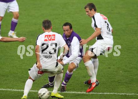 Fussball OEFB Cup. SK Austria Klagenfurt gegen LASK. Matthias Dollinger (Klagenfurt), Daniel Kogler, Gernot Trauner (LASK). Klagenfurt, am 14.8.2010.
Foto: Kuess
---
pressefotos, pressefotografie, kuess, qs, qspictures, sport, bild, bilder, bilddatenbank