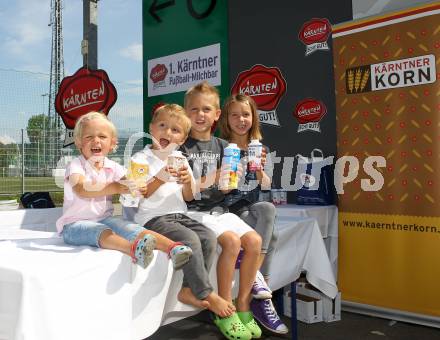 Fussball. SK Austria Klagenfurt.  1. Kaerntner Fussball Milchbar. Klagenfurt, 14.8.2010.
Foto: Kuess
---
pressefotos, pressefotografie, kuess, qs, qspictures, sport, bild, bilder, bilddatenbank