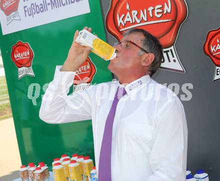 Fussball. SK Austria Klagenfurt.  1. Kaerntner Fussball Milchbar. Josef Loibnegger.  Klagenfurt, 14.8.2010.
Foto: Kuess
---
pressefotos, pressefotografie, kuess, qs, qspictures, sport, bild, bilder, bilddatenbank