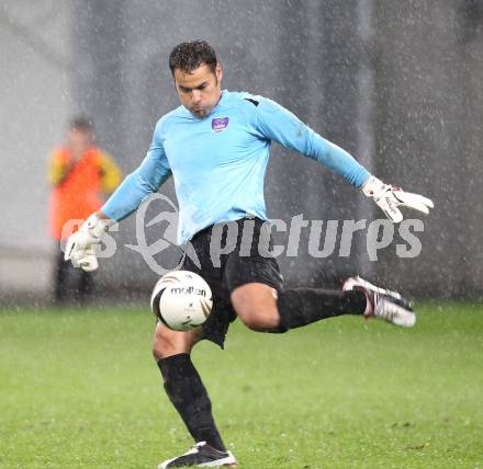 Fussball OEFB Cup. SK Austria Klagenfurt gegen LASK. Heinz Weber (Klagenfurt). Klagenfurt, am 14.8.2010.
Foto: Kuess
---
pressefotos, pressefotografie, kuess, qs, qspictures, sport, bild, bilder, bilddatenbank