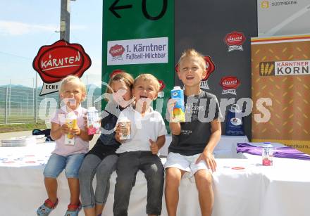 Fussball. SK Austria Klagenfurt.  1. Kaerntner Fussball Milchbar. Klagenfurt, 14.8.2010.
Foto: Kuess
---
pressefotos, pressefotografie, kuess, qs, qspictures, sport, bild, bilder, bilddatenbank