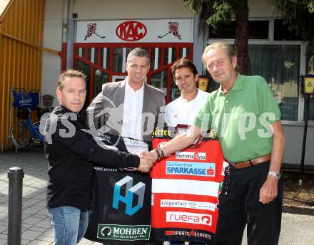 Eishockey. KAC. Mayer Andreas, Kutzer Andreas, Oliver Pilloni, Karl Nedwed. Klagenfurt, 11.8.2010.
Foto: Kuess
---
pressefotos, pressefotografie, kuess, qs, qspictures, sport, bild, bilder, bilddatenbank