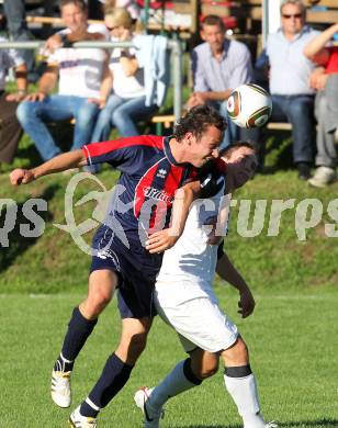 Fussball Unterliga Ost. SV Ludmannsdorf gegen Annabichler SV. Michael Sablatnik  (Ludmannsdorf), Martin Salentinig (ASV). Ludmannsdorf, am 15.8.2010.
Foto: Kuess
---
pressefotos, pressefotografie, kuess, qs, qspictures, sport, bild, bilder, bilddatenbank