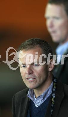 Eishockey. Testspiel. VSV gegen HDD Tilia Olimpija. Trainer Johan Stroemwall, Co-Trainer Mike Stewart (VSV).
Bled, 19.8.2010.
Foto: Kuess
---
pressefotos, pressefotografie, kuess, qs, qspictures, sport, bild, bilder, bilddatenbank