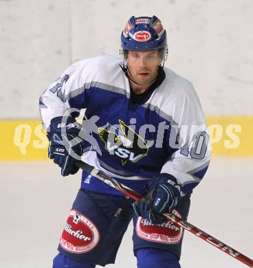 Eishockey. Testspiel. VSV gegen HDD Tilia Olimpija. Derek Damon (VSV).
Bled, 19.8.2010.
Foto: Kuess
---
pressefotos, pressefotografie, kuess, qs, qspictures, sport, bild, bilder, bilddatenbank