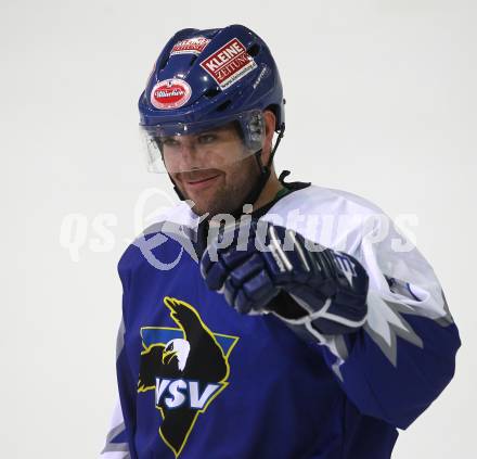 Eishockey. Testspiel. VSV gegen HDD Tilia Olimpija. Kevin Mitchell (VSV).
Bled, 19.8.2010.
Foto: Kuess
---
pressefotos, pressefotografie, kuess, qs, qspictures, sport, bild, bilder, bilddatenbank