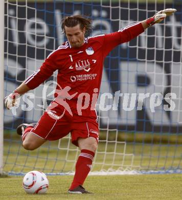 Fussball. Kaerntner Liga. SK Treibach gegen SV Spittal/Drau. Krassnitzer Mario (Treibach). Treibach am 20.8.2010
Foto: Kuess
---
pressefotos, pressefotografie, kuess, qs, qspictures, sport, bild, bilder, bilddatenbank