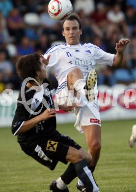 Fussball. Kaerntner Liga. SK Treibach gegen SV Spittal/Drau. Schweighofer Karl (Treibach), Jury Paul (Spittal). Treibach am 20.8.2010
Foto: Kuess
---
pressefotos, pressefotografie, kuess, qs, qspictures, sport, bild, bilder, bilddatenbank