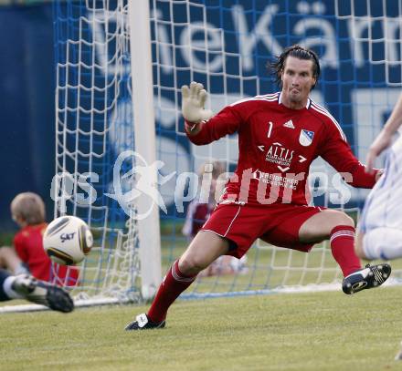 Fussball. Kaerntner Liga. SK Treibach gegen SV Spittal/Drau. Krassnitzer Mario (Treibach). Treibach am 20.8.2010
Foto: Kuess
---
pressefotos, pressefotografie, kuess, qs, qspictures, sport, bild, bilder, bilddatenbank