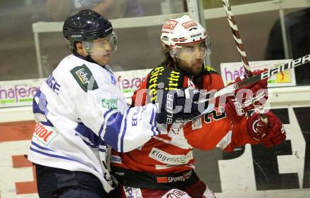 Eishockey Testspiel. EC KAC gegen Kassel Huskies. Martin Schumnig,  (KAC), Manuel Klinge (Kassel Huskies). Klagenfurt, am 22.8.2010.
Foto: Kuess 

---
pressefotos, pressefotografie, kuess, qs, qspictures, sport, bild, bilder, bilddatenbank