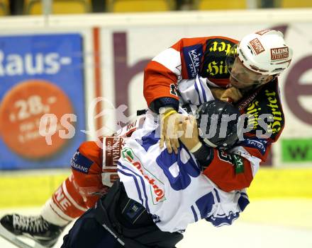 Eishockey Testspiel. EC KAC gegen Kassel Huskies. Schlaegerei, Johannes Kirisits,  (KAC), Josh Soares (Kassel Huskies). Klagenfurt, am 22.8.2010.
Foto: Kuess 

---
pressefotos, pressefotografie, kuess, qs, qspictures, sport, bild, bilder, bilddatenbank