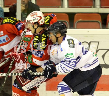 Eishockey Testspiel. EC KAC gegen Kassel Huskies. Tyler Spurgeon,  (KAC), Pierre Luc Sleigher (Kassel Huskies). Klagenfurt, am 22.8.2010.
Foto: Kuess 

---
pressefotos, pressefotografie, kuess, qs, qspictures, sport, bild, bilder, bilddatenbank