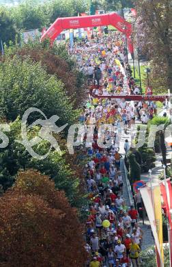 Kaernten laeuft. Halbmarathon von Velden nach Klagenfurt. Start in Velden. Velden, am 22.8.2010.
Foto: Kuess
---
pressefotos, pressefotografie, kuess, qs, qspictures, sport, bild, bilder, bilddatenbank