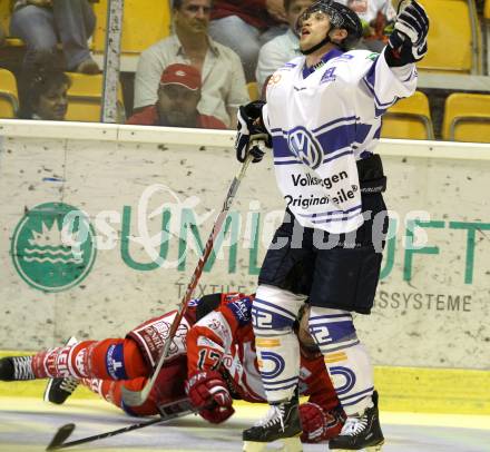 Eishockey Testspiel. EC KAC gegen Kassel Huskies. Gregor Hager, (KAC), Alexander Dueck (Kassel Huskies). Klagenfurt, am 22.8.2010.
Foto: Kuess 

---
pressefotos, pressefotografie, kuess, qs, qspictures, sport, bild, bilder, bilddatenbank