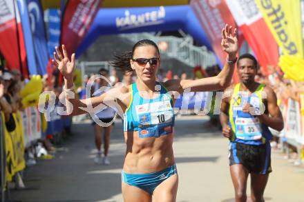 Kaernten laeuft. Halbmarathon von Velden nach Klagenfurt. Siegerin Aniko Kalovic (HUN). Velden, am 22.8.2010.
Foto: Kuess
---
pressefotos, pressefotografie, kuess, qs, qspictures, sport, bild, bilder, bilddatenbank