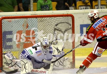 Eishockey Testspiel. EC KAC gegen Kassel Huskies. Johannes Reichel,  (KAC), Adam Hauser (Kassel Huskies). Klagenfurt, am 22.8.2010.
Foto: Kuess 

---
pressefotos, pressefotografie, kuess, qs, qspictures, sport, bild, bilder, bilddatenbank