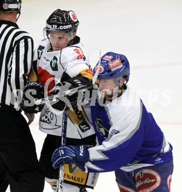 Eishockey. Testspiel. VSV gegen TWI HC Innsbruck. Roland Kaspitz, (VSV), Christoph Echtler (Innsbruck). Villach, 24.8.2010.
Foto: Kuess


---
pressefotos, pressefotografie, kuess, qs, qspictures, sport, bild, bilder, bilddatenbank