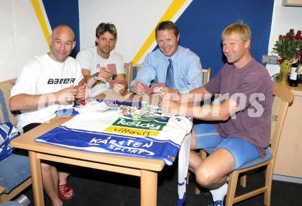 Eishockey. VSV. Herbert Hohenberger, Wolfgang Kromp, Mike Stewart, Guenther Lanzinger. Villach, 24.8.2010.
Foto: Kuess
---
pressefotos, pressefotografie, kuess, qs, qspictures, sport, bild, bilder, bilddatenbank