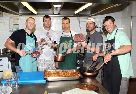 EBEL. Eishockey Bundesliga. VSV in Tarvis. Matt Ryan, Tomaz Razingar, Greg Kuznik, Kevin Mitchell, Derek Damon. Tarvis, am 11.8.2010.
Foto: Kuess
---
pressefotos, pressefotografie, kuess, qs, qspictures, sport, bild, bilder, bilddatenbank