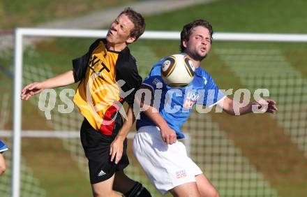 Fussball Unterliga Ost. ASKOE Koettmannsdorf gegen SV Kraig. Gernot Werner Lamprecht (Koettmannsdorf), Christian Salbrechter (Kraig). Koettmannsdorf, am 22.8.2010.
Foto: Kuess
---
pressefotos, pressefotografie, kuess, qs, qspictures, sport, bild, bilder, bilddatenbank