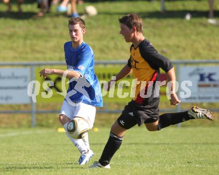 Fussball Unterliga Ost. ASKOE Koettmannsdorf gegen SV Kraig. Daniel Woschnak (Koettmannsdorf), Harald Stark (Kraig). Koettmannsdorf, am 22.8.2010.
Foto: Kuess
---
pressefotos, pressefotografie, kuess, qs, qspictures, sport, bild, bilder, bilddatenbank