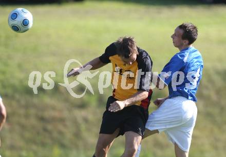 Fussball Unterliga Ost. ASKOE Koettmannsdorf gegen SV Kraig. Martin Rauter Rauter (Koettmannsdorf), Rene Weichsler (Kraig). Koettmannsdorf, am 22.8.2010.
Foto: Kuess
---
pressefotos, pressefotografie, kuess, qs, qspictures, sport, bild, bilder, bilddatenbank