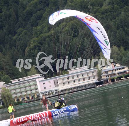 Acrofliegen. Paragleiten. Acroaustria Paragliding Akrobatik Weltcup. Team JUST ACRO (Pal Takats, Gabor Kezi). Annenheim, am 28.8.2010.
Foto: Kuess
---
pressefotos, pressefotografie, kuess, qs, qspictures, sport, bild, bilder, bilddatenbank