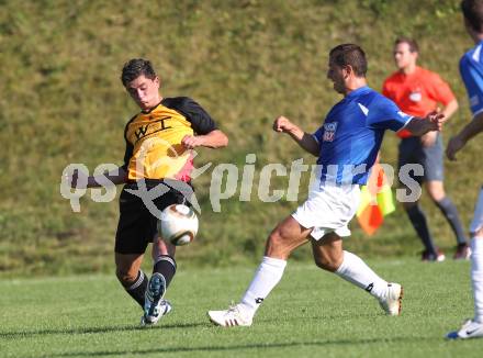 Fussball Unterliga Ost. ASKOE Koettmannsdorf gegen SV Kraig. Lucia Florin Orga (Koettmannsdorf), Rene Hohlmann (Kraig). Koettmannsdorf, am 22.8.2010.
Foto: Kuess
---
pressefotos, pressefotografie, kuess, qs, qspictures, sport, bild, bilder, bilddatenbank