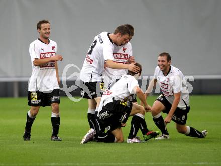 Fussball. Regionalliga. Austria Klagenfurt gegen Gleinstaetten. Torjubel (Gleinstaetten). Klagenfurt, 28.8.2010.
Foto: Kuess

---
pressefotos, pressefotografie, kuess, qs, qspictures, sport, bild, bilder, bilddatenbank