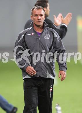 Fussball. Regionalliga. Austria Klagenfurt gegen Gleinstaetten. Tormanntrainer Wolfgang Thun-Hohenstein (Austria Klagenfurt). Klagenfurt, 28.8.2010.
Foto: Kuess

---
pressefotos, pressefotografie, kuess, qs, qspictures, sport, bild, bilder, bilddatenbank