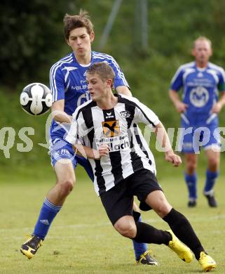 Fussball. Unterliga Ost. Magdalener SC gegen SV Union Raiba Ruden. Brandstätter Mario (Magdalen), Fischer David (Ruden). Magdalen, 29.8.2010
Foto: Kuess
---
pressefotos, pressefotografie, kuess, qs, qspictures, sport, bild, bilder, bilddatenbank