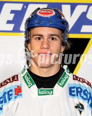 Eishockey. Bundesliga. VSV. Mannschaftsfoto. Nico Toff. Villach, 31.8.2010.
Foto: Kuess
---
pressefotos, pressefotografie, kuess, qs, qspictures, sport, bild, bilder, bilddatenbank