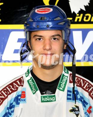 Eishockey. Bundesliga. VSV. Mannschaftsfoto. Stefan Bacher. Villach, 31.8.2010.
Foto: Kuess
---
pressefotos, pressefotografie, kuess, qs, qspictures, sport, bild, bilder, bilddatenbank