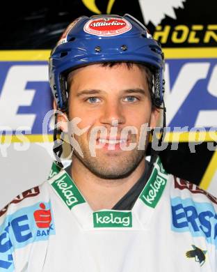 Eishockey. Bundesliga. VSV. Mannschaftsfoto. Derek Damon. Villach, 31.8.2010.
Foto: Kuess
---
pressefotos, pressefotografie, kuess, qs, qspictures, sport, bild, bilder, bilddatenbank