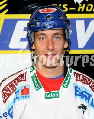 Eishockey. Bundesliga. VSV. Mannschaftsfoto. Kevin Essmann. Villach, 31.8.2010.
Foto: Kuess
---
pressefotos, pressefotografie, kuess, qs, qspictures, sport, bild, bilder, bilddatenbank