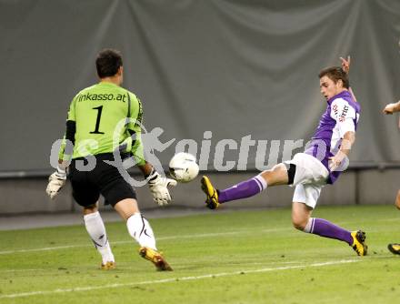 Fussball. Regionalliga. Austria Klagenfurt gegen FC Blau-Weiss Linz.  Orgonyi Jakob (Austria Klagenfurt), Wimleitner David (Linz). Klagenfurt, 3.9.2010.
Foto: Kuess

---
pressefotos, pressefotografie, kuess, qs, qspictures, sport, bild, bilder, bilddatenbank