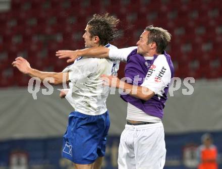 Fussball. Regionalliga. Austria Klagenfurt gegen FC Blau-Weiss Linz.  Kai Schoppitsch, (Austria Klagenfurt), Makowski Daniel (Linz). Klagenfurt, 3.9.2010.
Foto: Kuess

---
pressefotos, pressefotografie, kuess, qs, qspictures, sport, bild, bilder, bilddatenbank