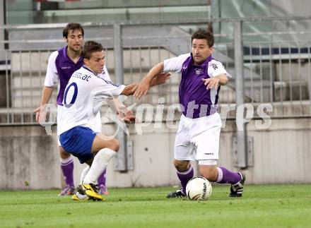 Fussball. Regionalliga. Austria Klagenfurt gegen FC Blau-Weiss Linz.  Christian Sablatnig, (Austria Klagenfurt), Nikolov Svetozar (Linz). Klagenfurt, 3.9.2010.
Foto: Kuess

---
pressefotos, pressefotografie, kuess, qs, qspictures, sport, bild, bilder, bilddatenbank