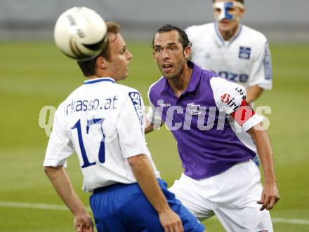 Fussball. Regionalliga. Austria Klagenfurt gegen FC Blau-Weiss Linz.  Christian Prawda, (Austria Klagenfurt), Arapovic Boris, Hamdemir Ali (Linz). Klagenfurt, 3.9.2010.
Foto: Kuess

---
pressefotos, pressefotografie, kuess, qs, qspictures, sport, bild, bilder, bilddatenbank