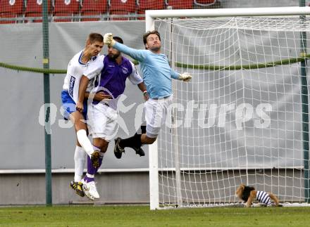 Fussball. Regionalliga. Austria Klagenfurt gegen FC Blau-Weiss Linz.  Alexander Schenk, Oliver Pusztai (Austria Klagenfurt). Klagenfurt, 3.9.2010.
Foto: Kuess

---
pressefotos, pressefotografie, kuess, qs, qspictures, sport, bild, bilder, bilddatenbank