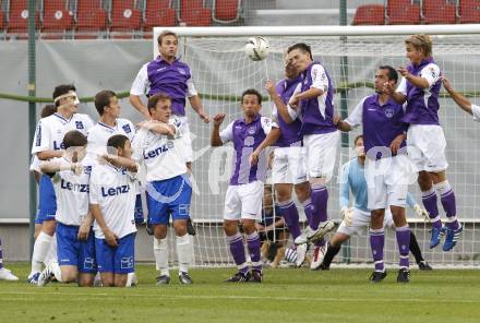 Fussball. Regionalliga. Austria Klagenfurt gegen FC Blau-Weiss Linz.  Freistoss. Kai Schoppitsch, Matthias Dollinger, Johannes Isopp, Martin Salentinig, Christian Prawda, Peter Pucker (Austria Klagenfurt), Nikolov Svetozar (Linz). Klagenfurt, 3.9.2010.
Foto: Kuess

---
pressefotos, pressefotografie, kuess, qs, qspictures, sport, bild, bilder, bilddatenbank