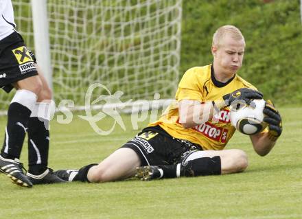 Fussball Regionalliga. SV Feldkirchen gegen SVU Tondach Gleinstaetten. Lukas Waltl (Gleinstaetten). Feldkirchen, am 4.9.2010.
Foto: Kuess
---
pressefotos, pressefotografie, kuess, qs, qspictures, sport, bild, bilder, bilddatenbank